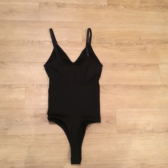 Women’s Ribbed Sculpting Thong Bodysuit Shapewear - Picture 8 of 9